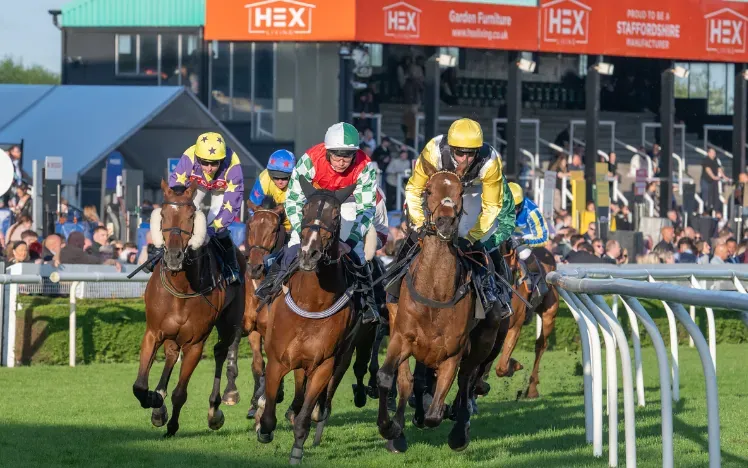 Uttoxeter racing